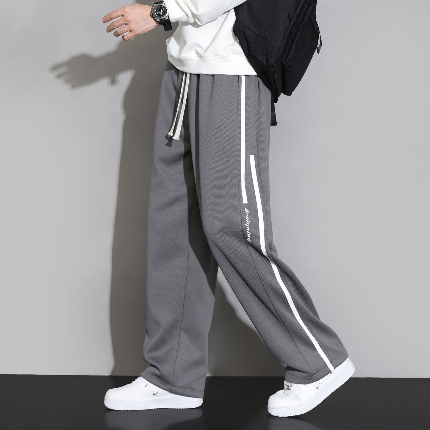 Loose-Fit Wide-Leg Sweatpants