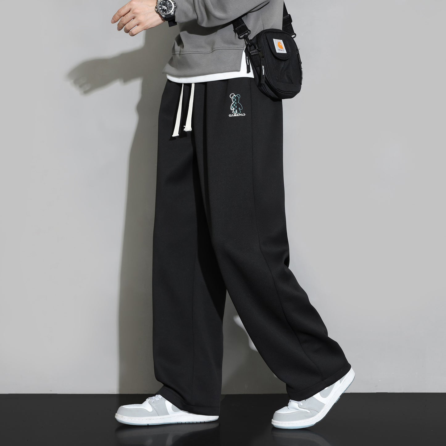 Loose-Fit Wide-Leg Sweatpants