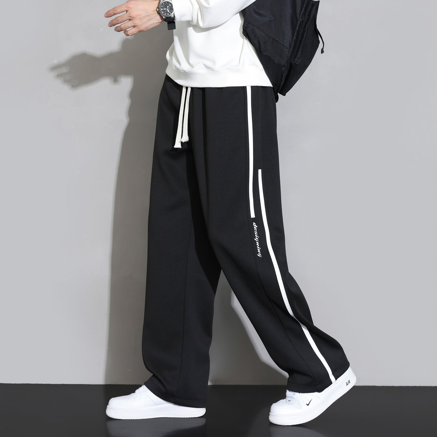 Loose-Fit Wide-Leg Sweatpants