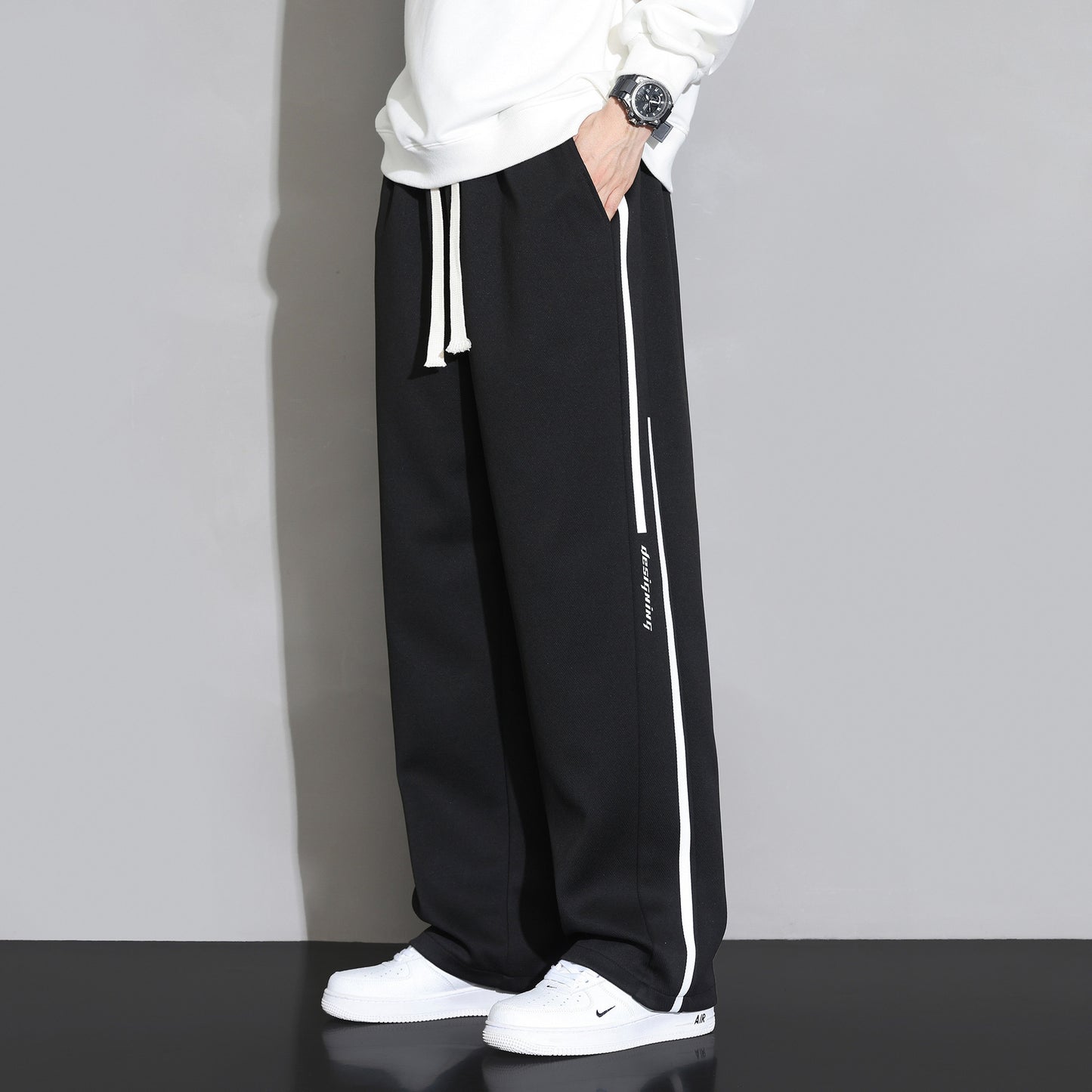 Loose-Fit Wide-Leg Sweatpants